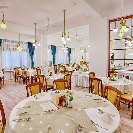 Ensana Jalta 2* Pöstyén